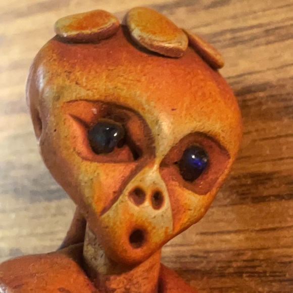 An Area 51 Pen man in hard plastic with a never been used ink source inside. - Picture 4 of 5